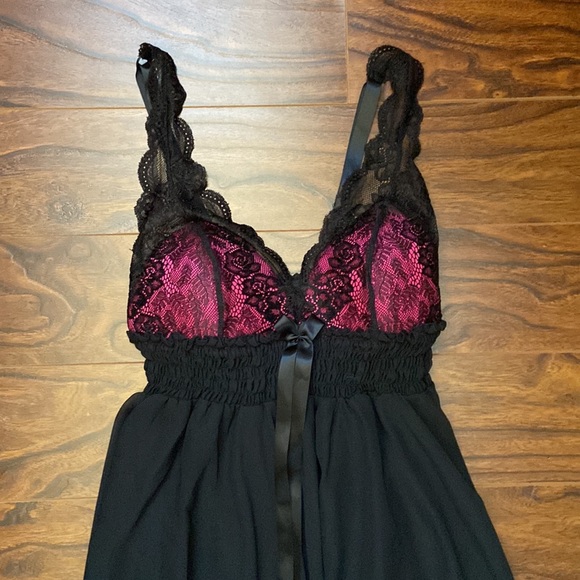 Sexy Handkerchief style lingerie in size M - Picture 2 of 4